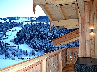 Ausblick vom Balkon auf das Skigebiet Hochknig